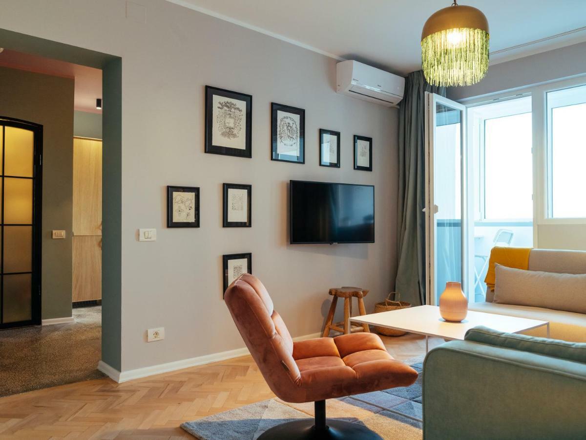 Parklake Design Apartment - Fabulous View - Netflix Бухарест Экстерьер фото