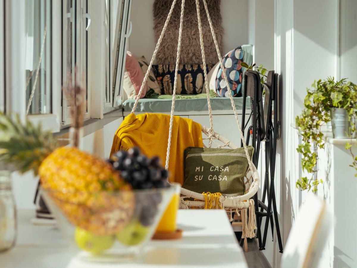 Parklake Design Apartment - Fabulous View - Netflix Бухарест Экстерьер фото