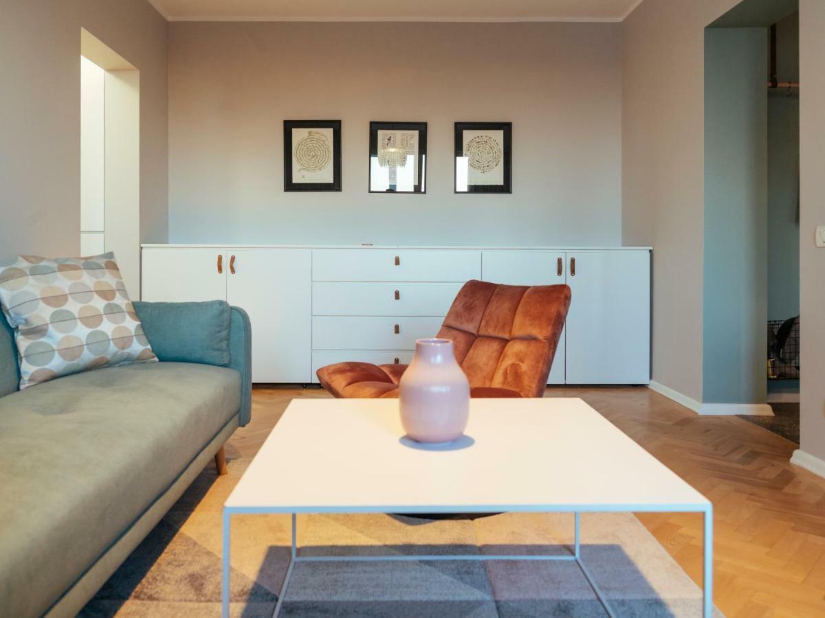 Parklake Design Apartment - Fabulous View - Netflix Бухарест Экстерьер фото